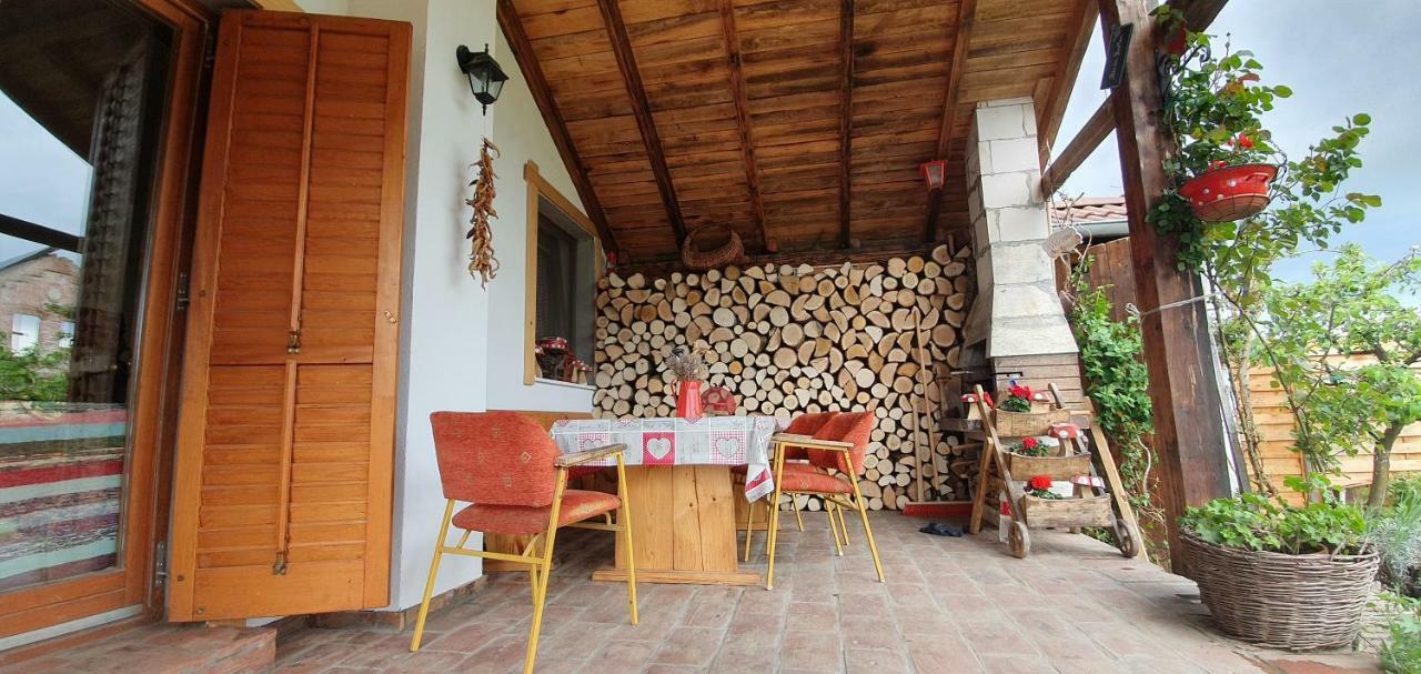 Hotel Kuca Za Odmor "Dva Srca" Ceminac Exterior foto